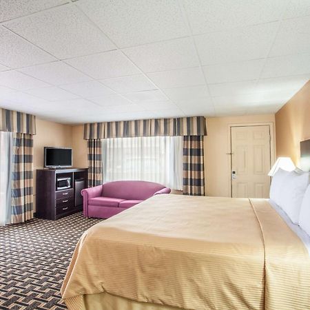 Travelodge By Wyndham South Burlington Exterior photo