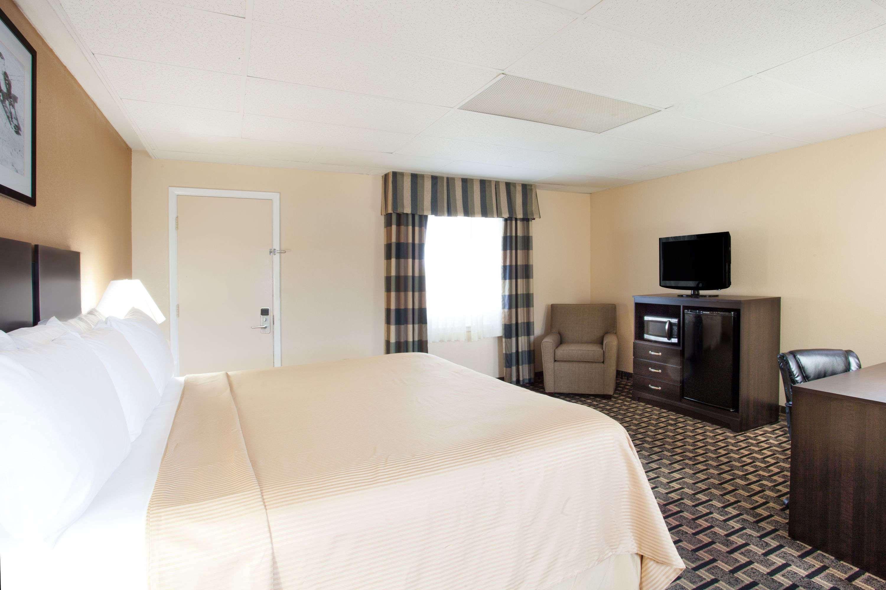 Travelodge By Wyndham South Burlington Exterior photo